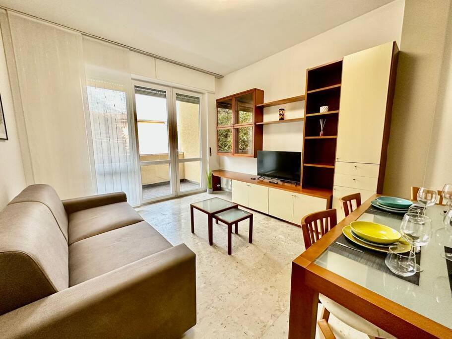 Low Cost Holiday An Business House And Free Park By Revenue House Como Exteriör bild