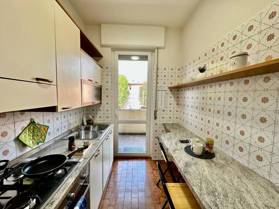 Low Cost Holiday An Business House And Free Park By Revenue House Como Exteriör bild